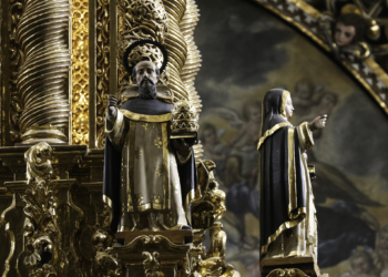 Історія з Катехизмом Католицької Церкви